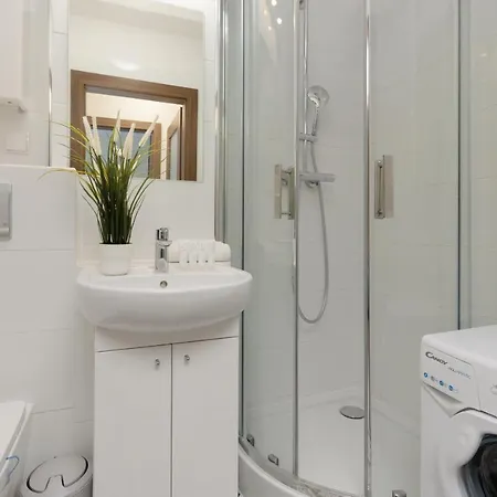 Apartment Dickens St By Renters *