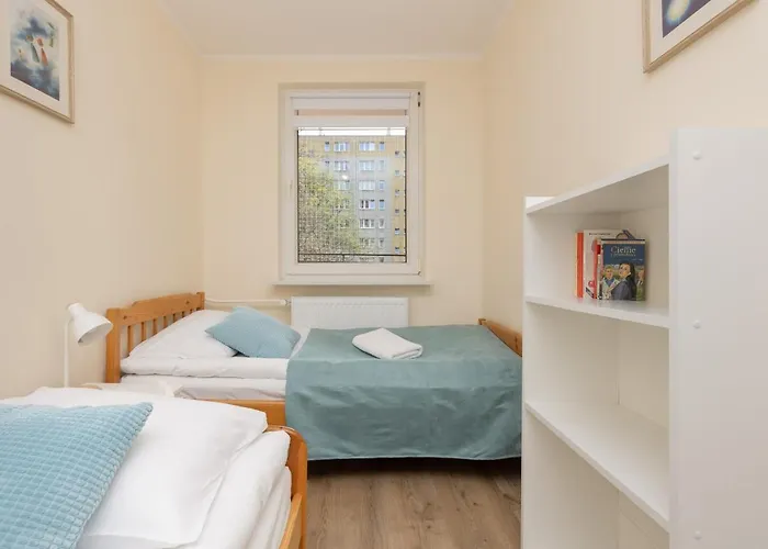 Dickens St By Renters