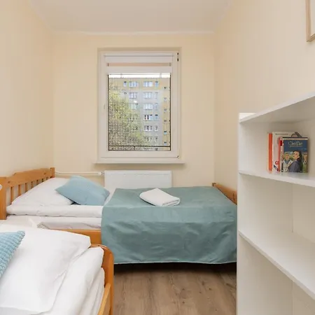 Dickens St By Renters